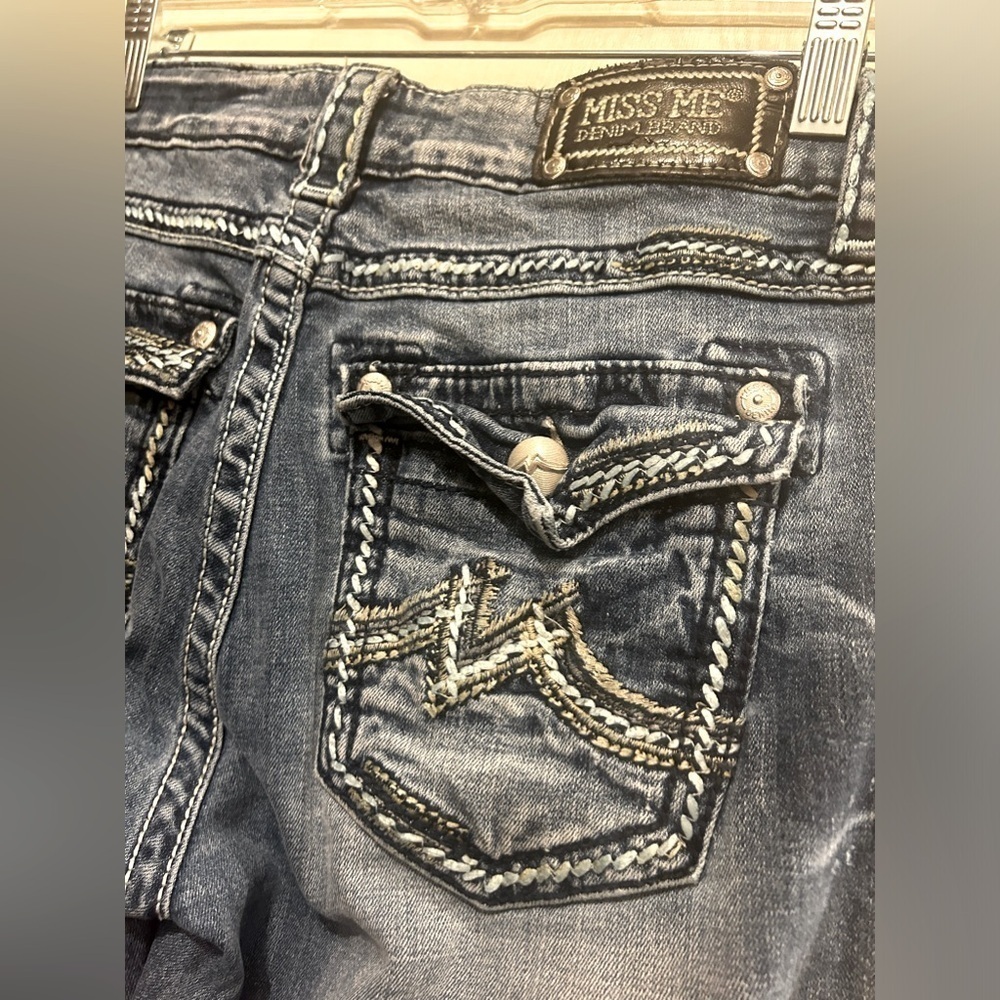 Miss Me ‘Boyfriend Capri’ cropped; Sz 29;